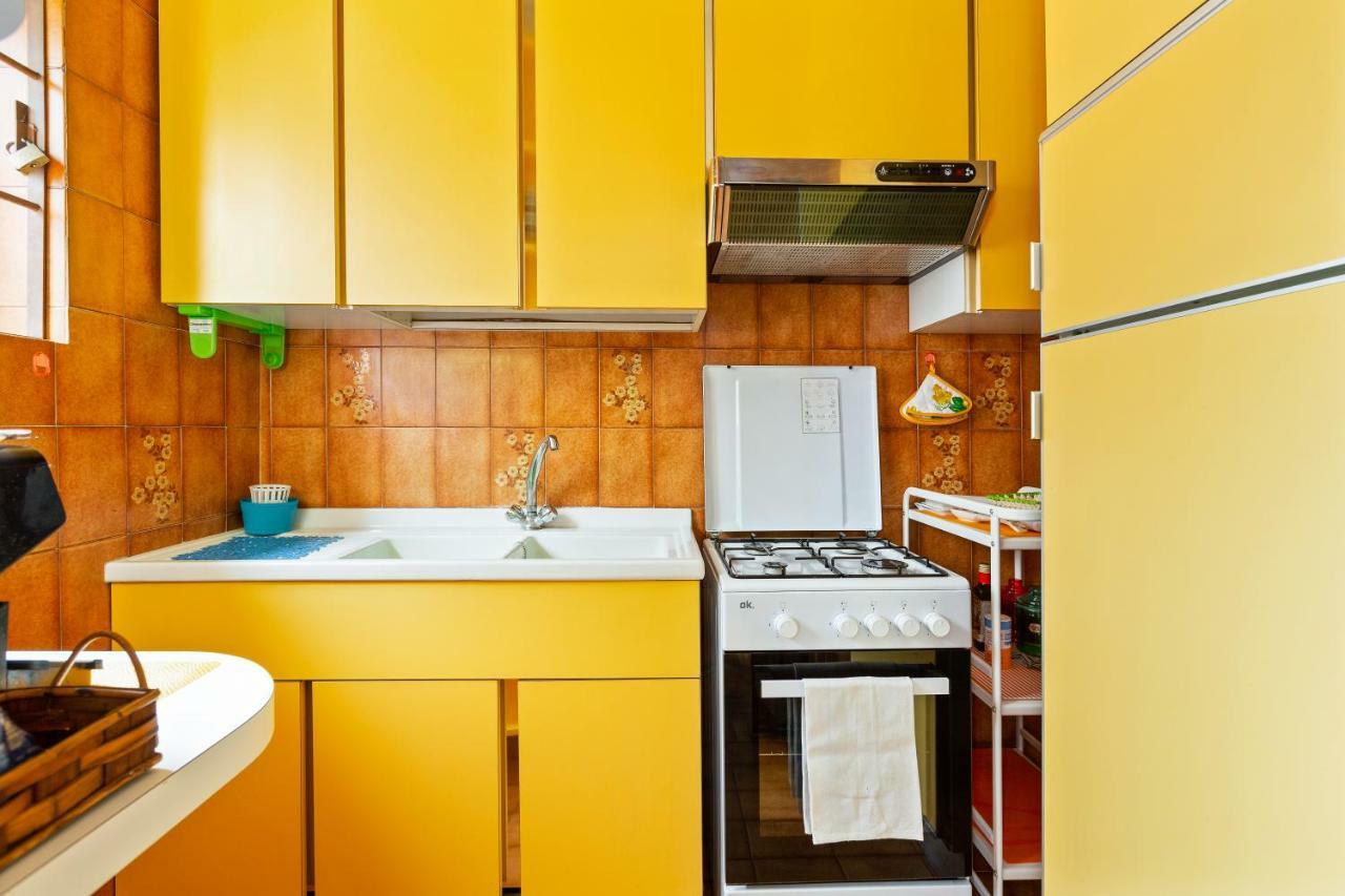 Bright Flat With Shared Garden Apartment Милано Екстериор снимка