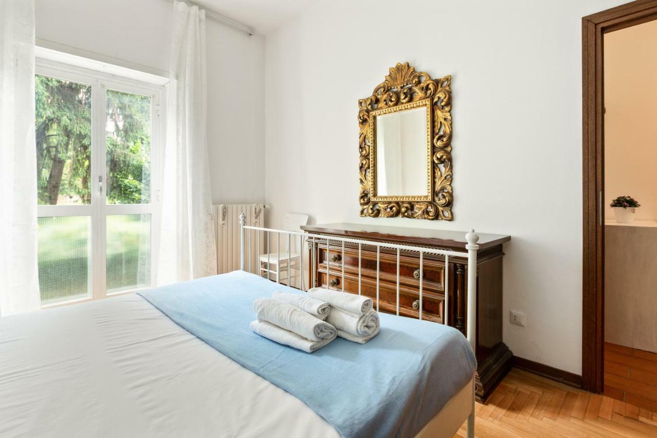 Bright Flat With Shared Garden Apartment Милано Екстериор снимка